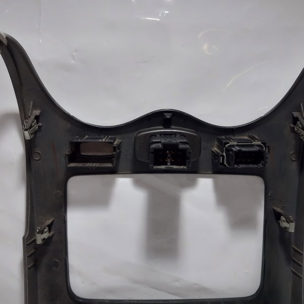 Moldura Painel Central Botão Alerta Renault Sandero 2012 Preto E Cinza