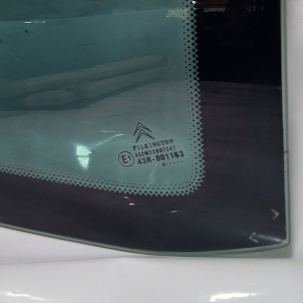 Vidro Fixo Lateral Traseiro Direito Citroen C3 2009