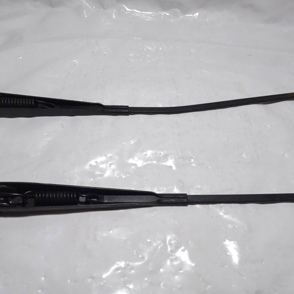 Braço Limpador Parabrisa Vw Golf 1998 Par Direito