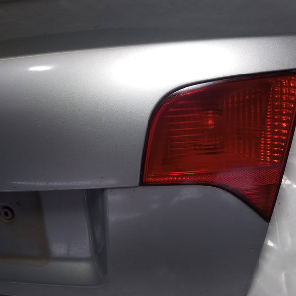 Tampa Traseira Audi A4 2005 Sedam Com Lanternas Cinza