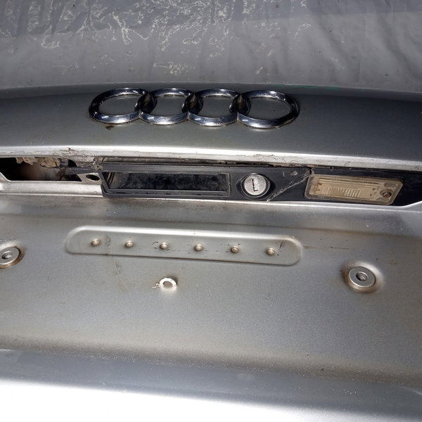 Tampa Traseira Audi A4 2005 Sedam Com Lanternas Cinza
