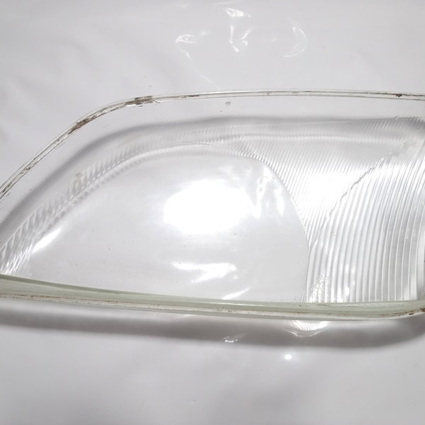 Lente Do Farol L.direito Ford Fiesta 2002