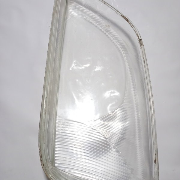 Lente Do Farol L.direito Ford Fiesta 2002