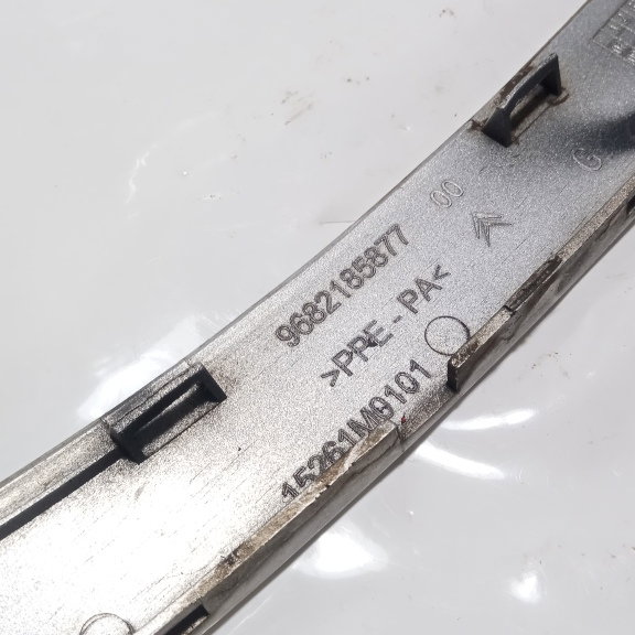 Moldura Acabamento Coluna Tras. Esquerda Citroen C4 Pallas