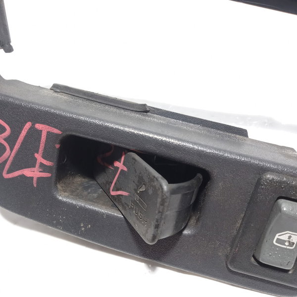 Moldura Da Maçaneta Porta Traseira Esquerda Gm Blazer 1998