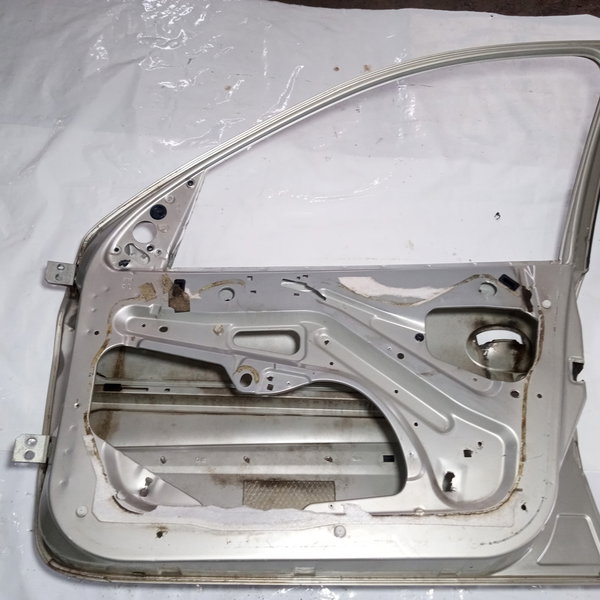 Porta Dianteira Direita Peugeot 206 2008 Usado  Dianteira 00000 Cinza
