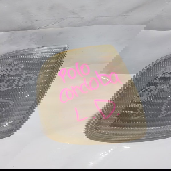 Lanterna Luz Pisca Dianteira Direita Vw Polo Cordoba Usado