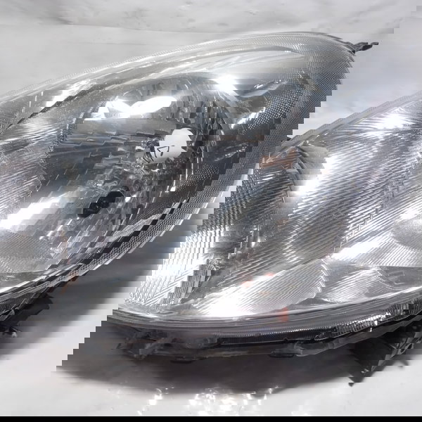 Farol Lado Esquerdo Nissan March 2013 Esquerdo