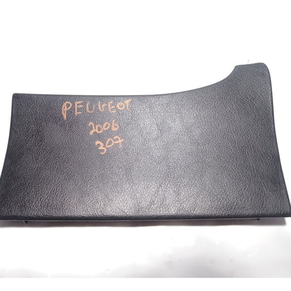 Acabamento Tampa Inferior Do Painel Peugeot 307 2006