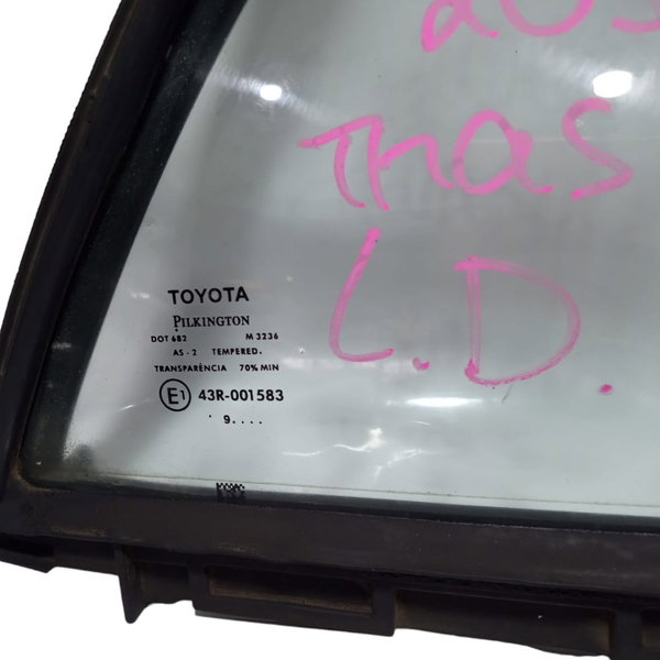 Vidro Fixo Traseiro Direito Toyota Corolla 2010