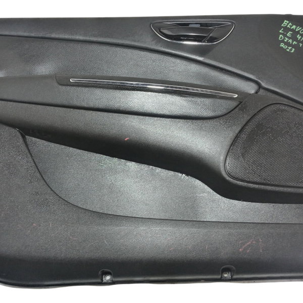 Forro De Porta Dianteira Esquerdo Fiat Bravo 2013 4p Usado
