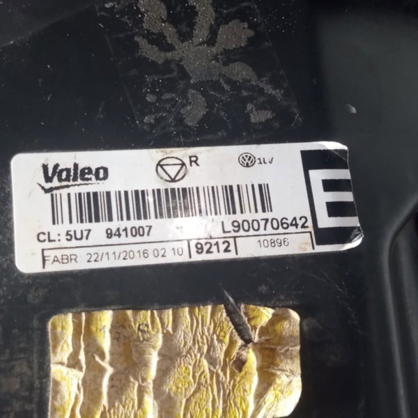 Farol Lado Esquerdo Vw Saveiro G7 2018 Recuperado