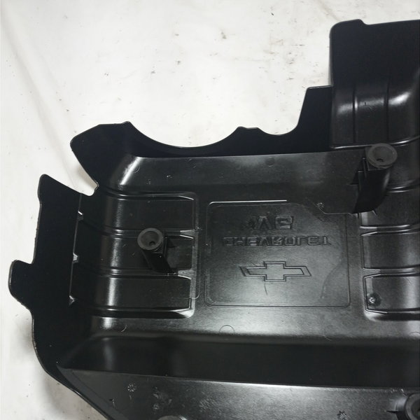 Capa Tampa Motor Gm Trailblazer 2013 V6