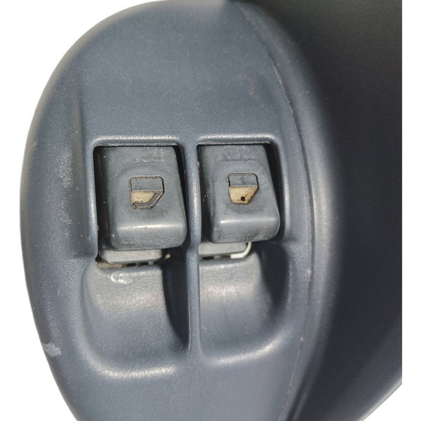 Moldura Maçaneta Botão Vidro L.esq Dianteiro Fiat Palio 2010 Dianteira
