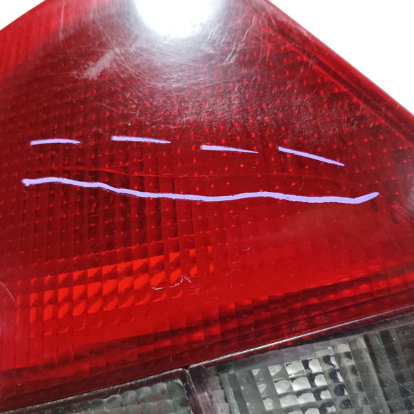 Lanterna Traseira Lado Esquerdo Ford Fiesta Sedam 2002 Esquerdo/motorista Vermelho