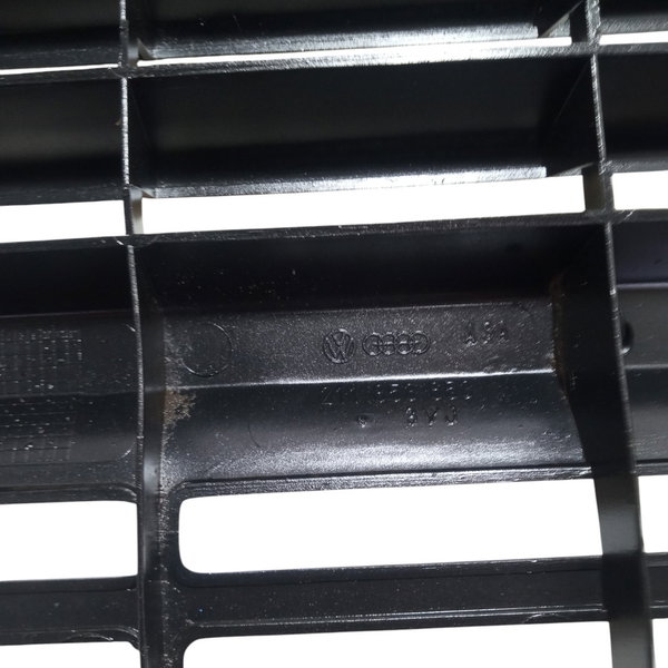 Grade Moldura Dianteira Vw Kombi 2002 Usado Preto Ambos Os Lados