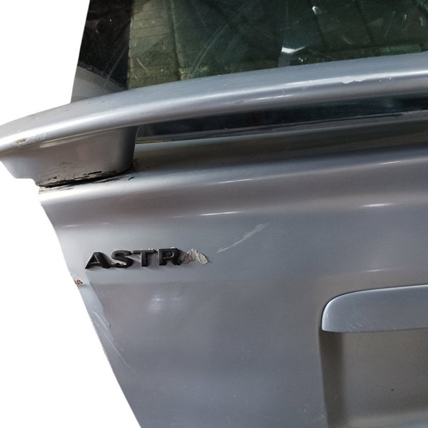 Tampa Traseira Astra 99 Com Aerofólio Usado Cinza