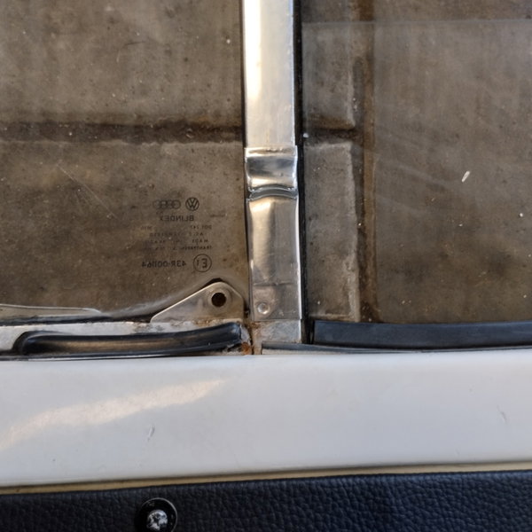 Porta Dianteira Lado Direito Vw Kombi 98 Completa Usada Dianteira Direito Branco