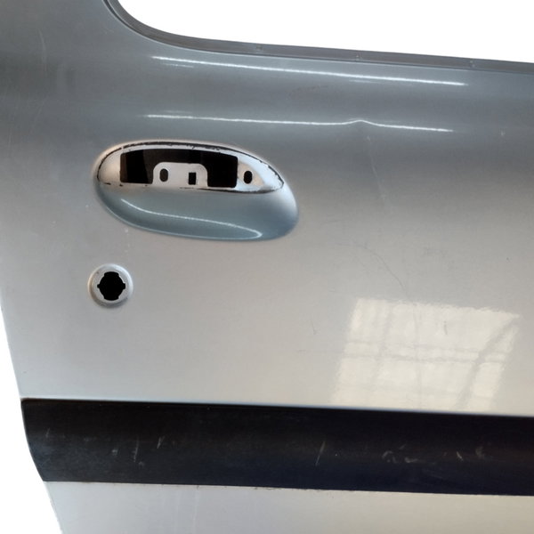 Porta Dianteira L. Direito Renault Clio 2005 2 Portas Usado Dianteira Direito Cinza
