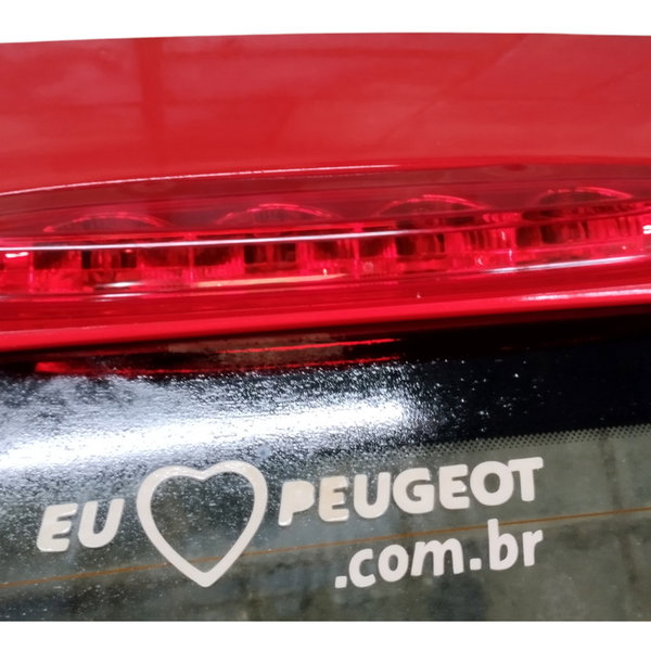 Tampa Traseira Porta Malas Com Vidro Pegeot 208 2015 Vermelho