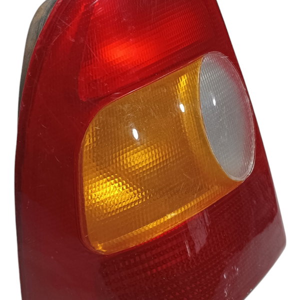Lanterna Traseira Lado Esquerdo Fiat Strada 2000 Esquerdo/motorista Vermelho