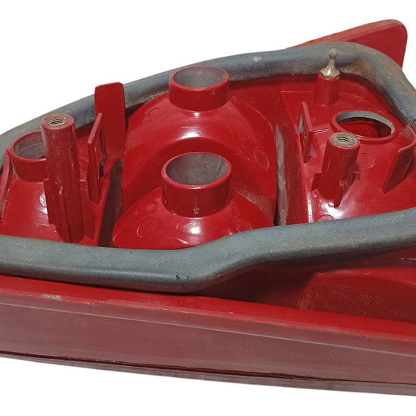 Lanterna Traseira Lado Esquerdo Fiat Strada 2000 Esquerdo/motorista Vermelho