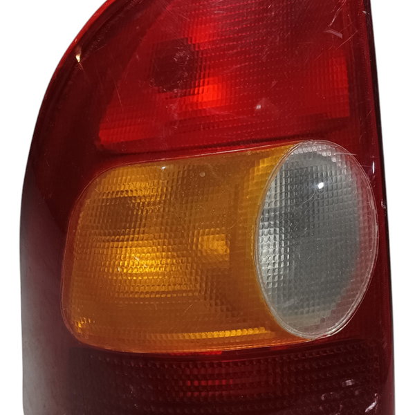 Lanterna Traseira Lado Esquerdo Fiat Strada 2000