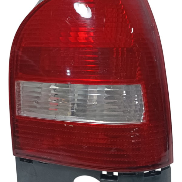 Lanterna Traseira Direita Vw Gol G3 2003 Com Detalhe Direito/passageiro Vermelho