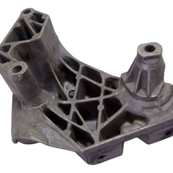 Suporte Dianteiro Direito Vw Golf 2.0 2001