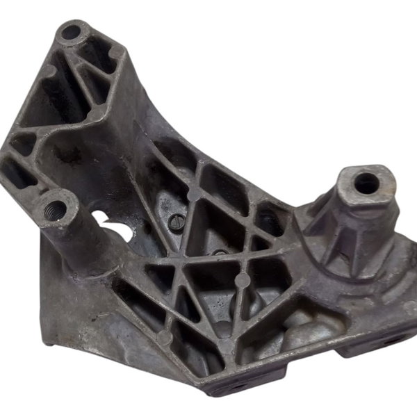 Suporte Dianteiro Direito Vw Golf 2.0 2001