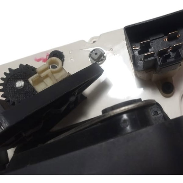 Comando Ar Condicionado Ford Fiesta 2005 Moldura C/ Detalhes