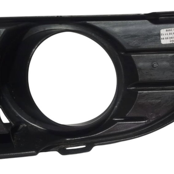 Moldura Farol Milha Lado Direito Vw Polo 2004 Preto Direito