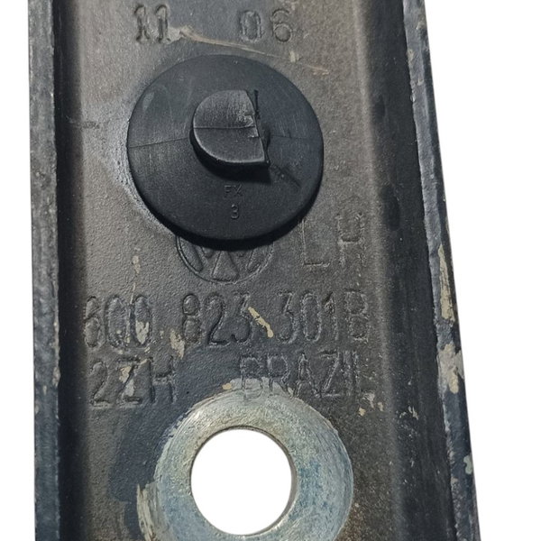 Dobradiça Capô Dianteiro Esquerdo Vw Polo 2004