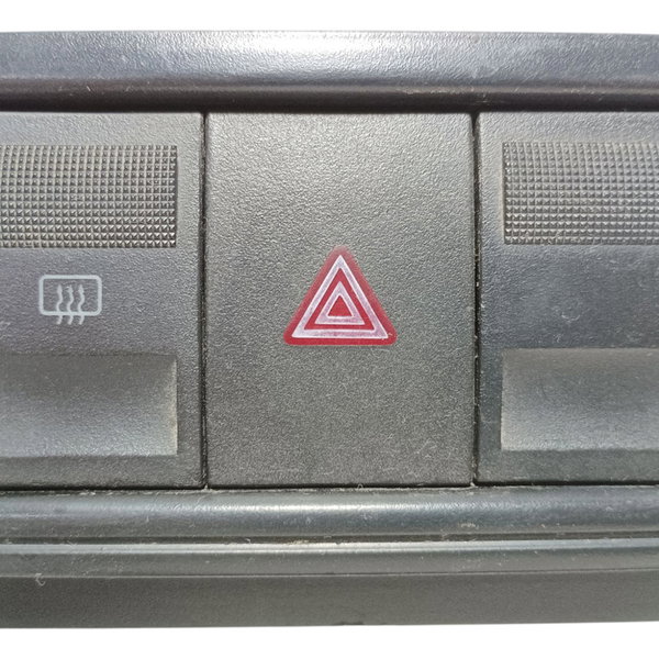 Moldura Central Botão Alerta Desembaçador Vw Gol G4 2007