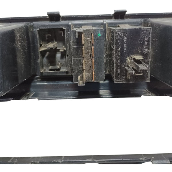 Moldura Central Botão Alerta Desembaçador Vw Gol G4 2007