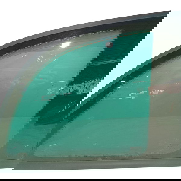 Vidro Fixo Lateral Traseiro Direito Gm Zafira 2003