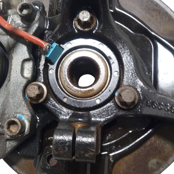 Montante Dianteiro Gm Zafira Automático Pinça Disco Direita