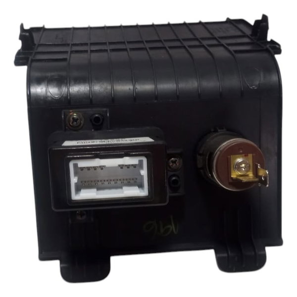 Moldura Central Usb Acendedor Hyundai Hb20 2014