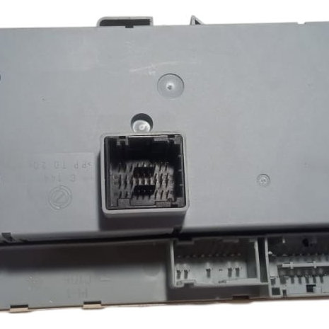 Caixa De Fusível Fiat Stilo 1.8 8v Flex 2004 51755127