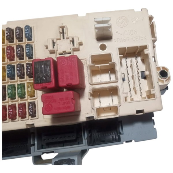 Caixa De Fusível Fiat Stilo 1.8 8v Flex 2004 51755127