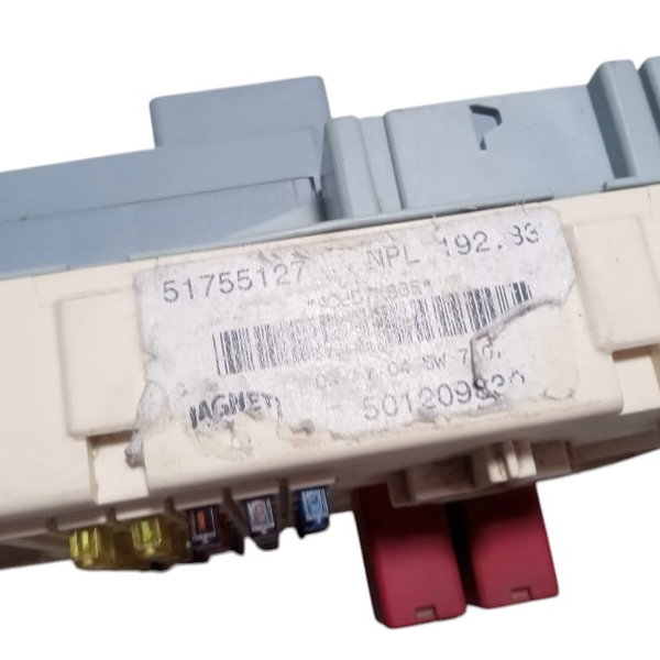 Caixa De Fusível Fiat Stilo 1.8 8v Flex 2004 51755127