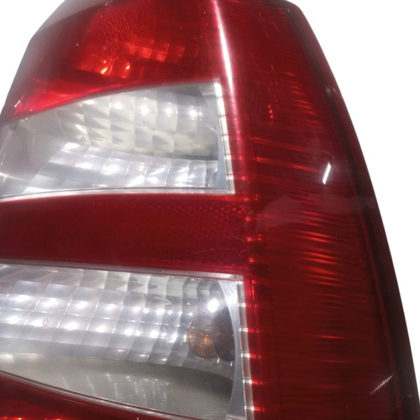 Lanterna Direita Gm Astra Sedan 2005 Com Detalhe Direito/passageiro Vermelho
