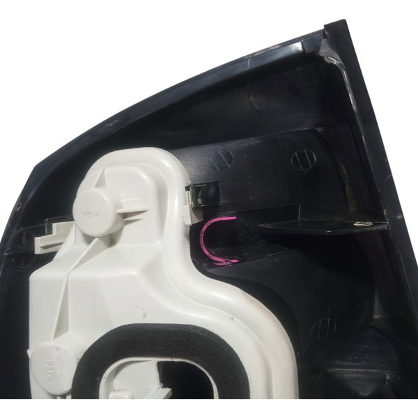 Lanterna Direita Gm Astra Sedan 2005 Com Detalhe Direito/passageiro Vermelho