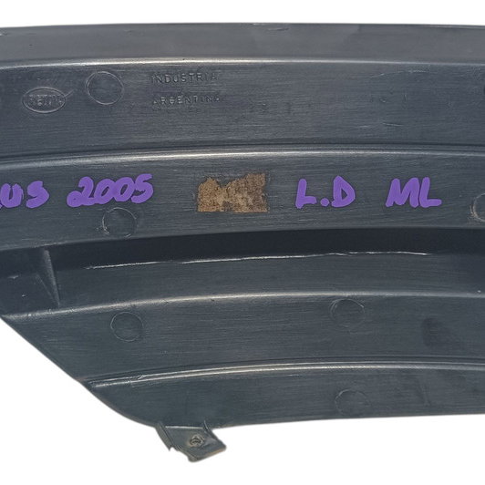 Moldura Farol Milha Lado Direito Ford Focus 2005 Preto Direito