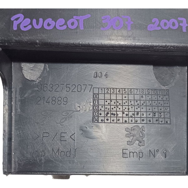 Moldura Acabamento Interno Porta Malas Peugeot 307 2007