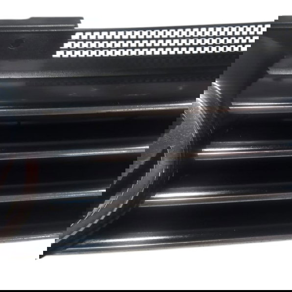 Grade Parachoque Dianteiro Vw Bora 2004 Com Detalhe