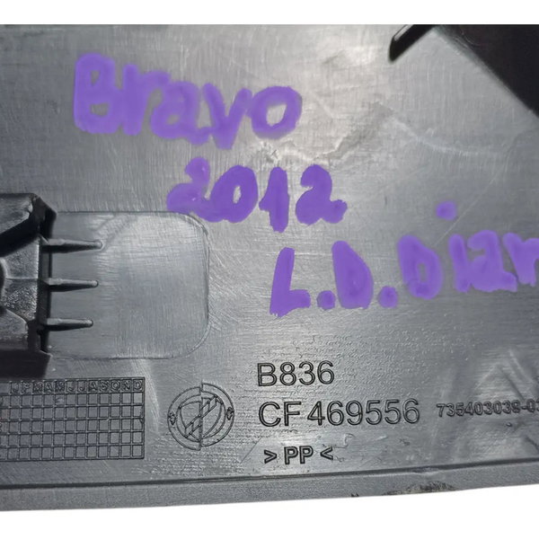 Acabamento Lateral Do Banco Dianteiro L.d Fiat Bravo 2012 Preto