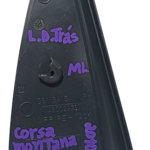 Moldura Porta Traseira Direita Gm Corsa Montana 2010