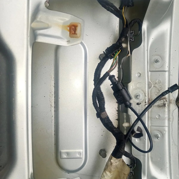 Capo Tampa Traseira Vw Spacefox 2014