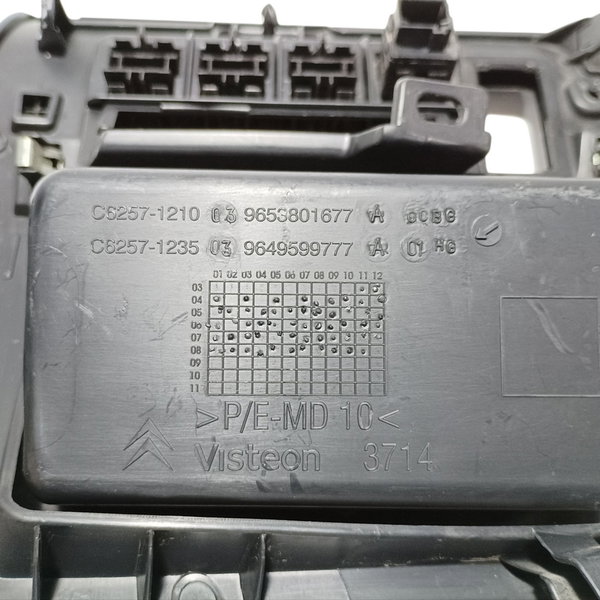 Moldura Painel Inferior Tampa Caixa Fusível Citroen C4 2010